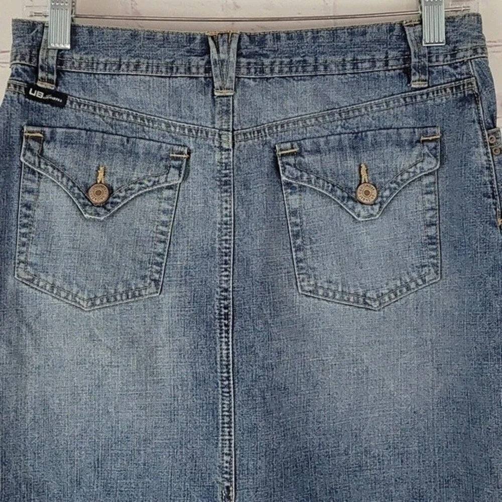 Unionbay 100% Cotton Medium Wash Jean skirt. Size 14